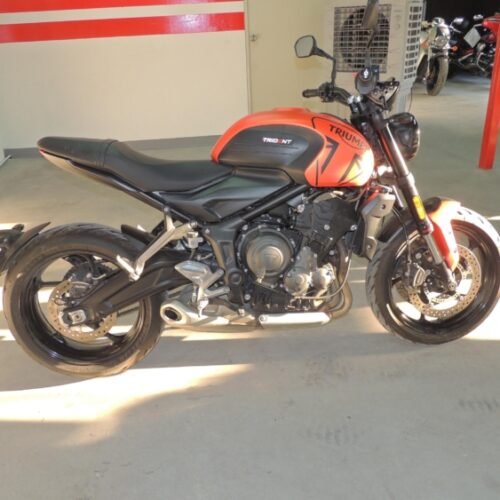 TRIUMPH TRIDENT 660  2023