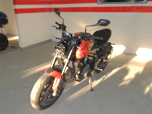 TRIUMPH TRIDENT 660  2023 - Image 4