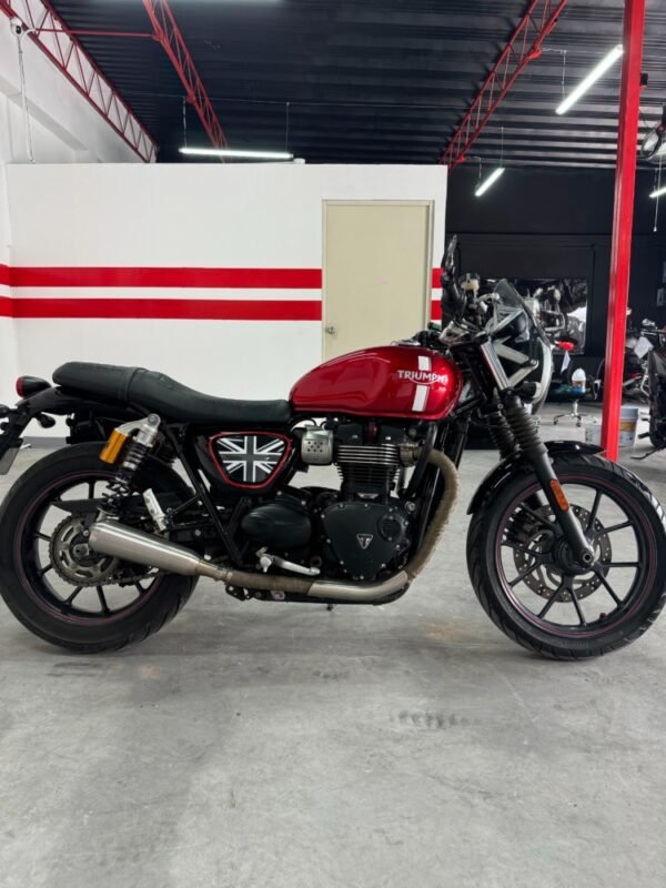 TRIUMPH SPEED TWIN 900 2017