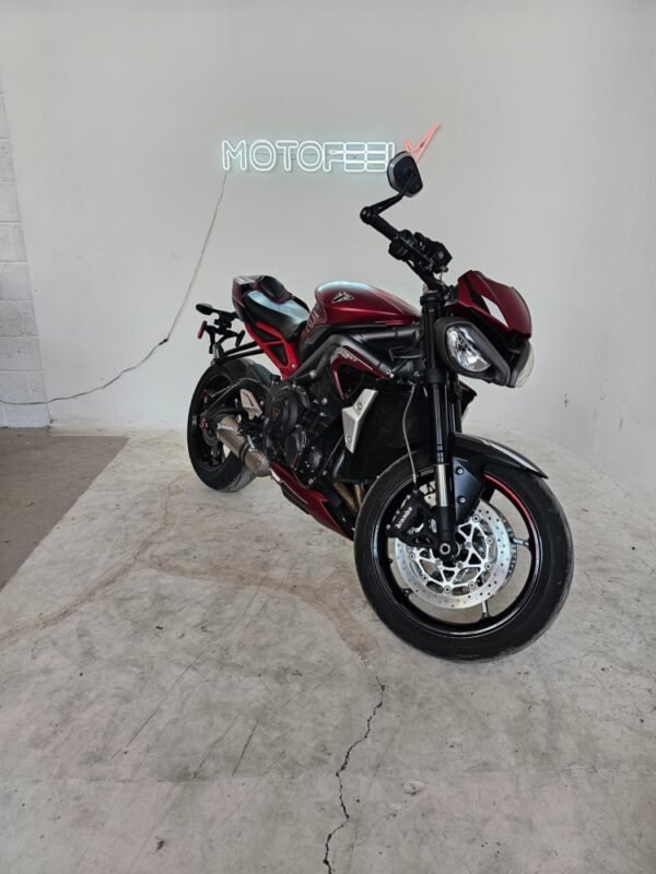 TRIUMPH STREET TRIPLE 765 RS 2021 - Image 2