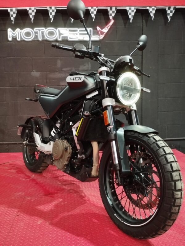 HUSQVARNA SVARTPILEN 401 2020 - Image 2