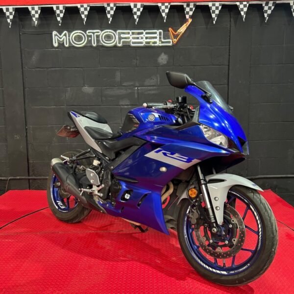YAMAHA R3 2022 - Image 2