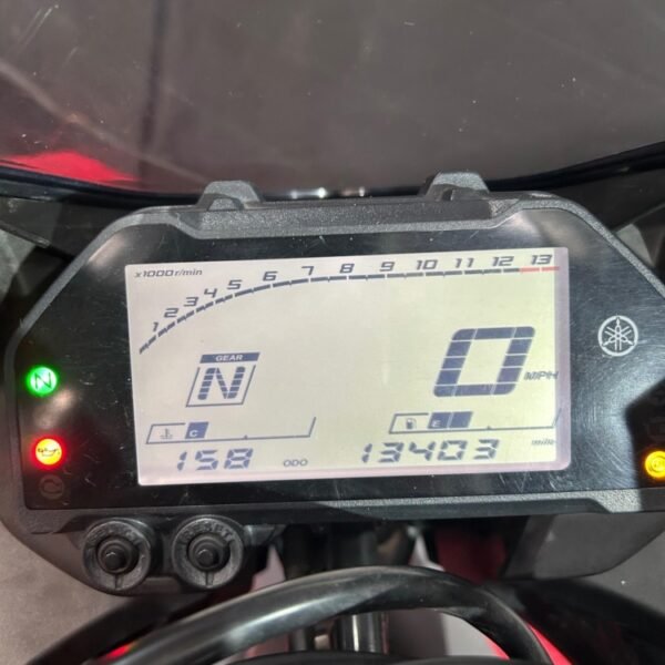 YAMAHA R3 2022 - Image 7