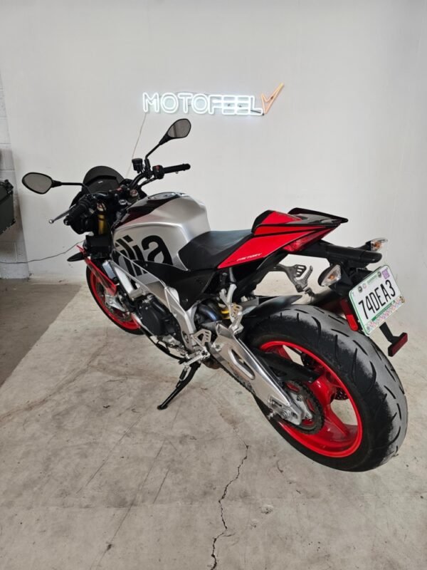 APRILIA TUONO 1100 V4 2018 - Image 6