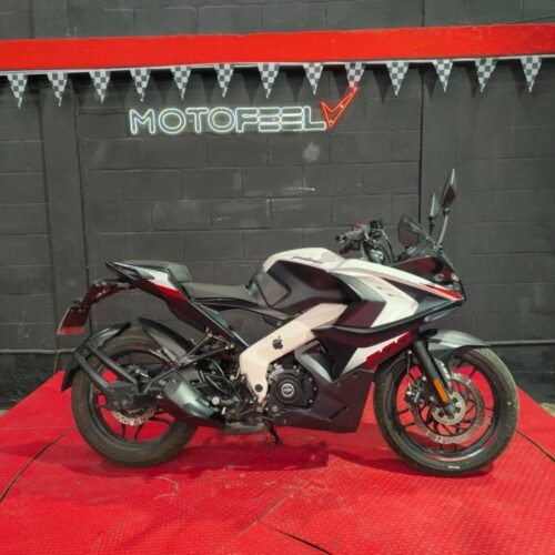 BAJAJ RS 200  2023