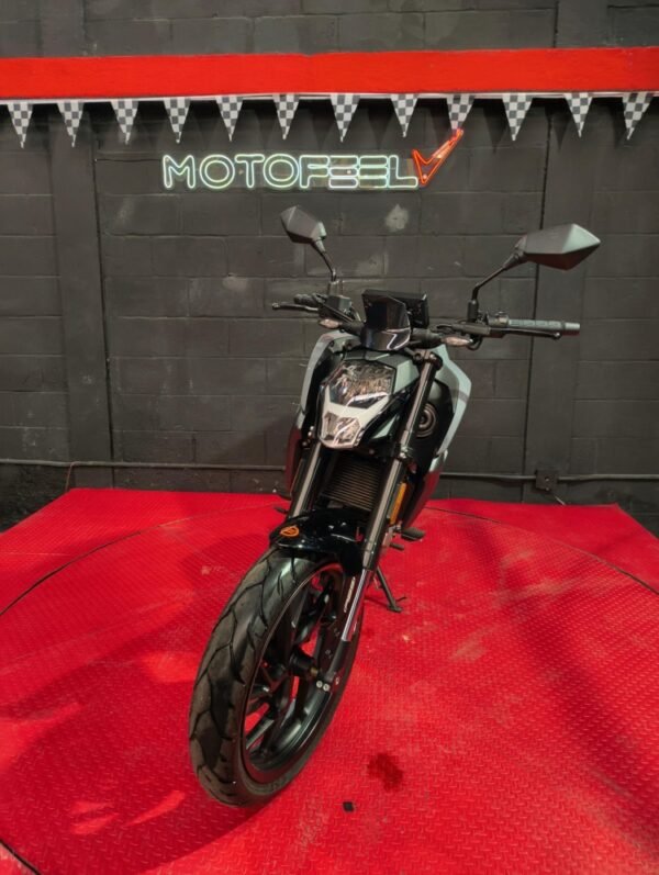 CF MOTO 300 NK 2025 - Image 3