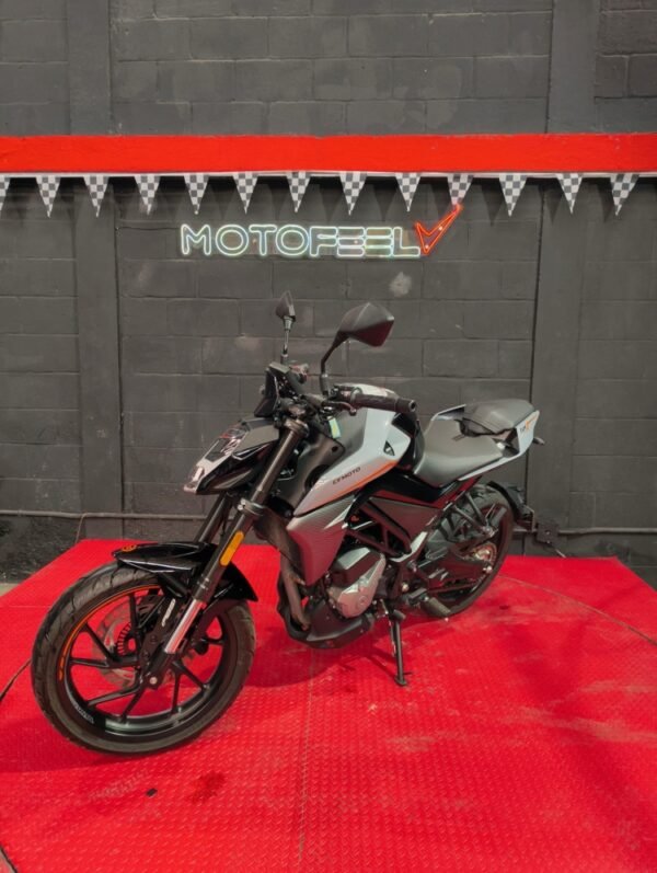 CF MOTO 300 NK 2025 - Image 4