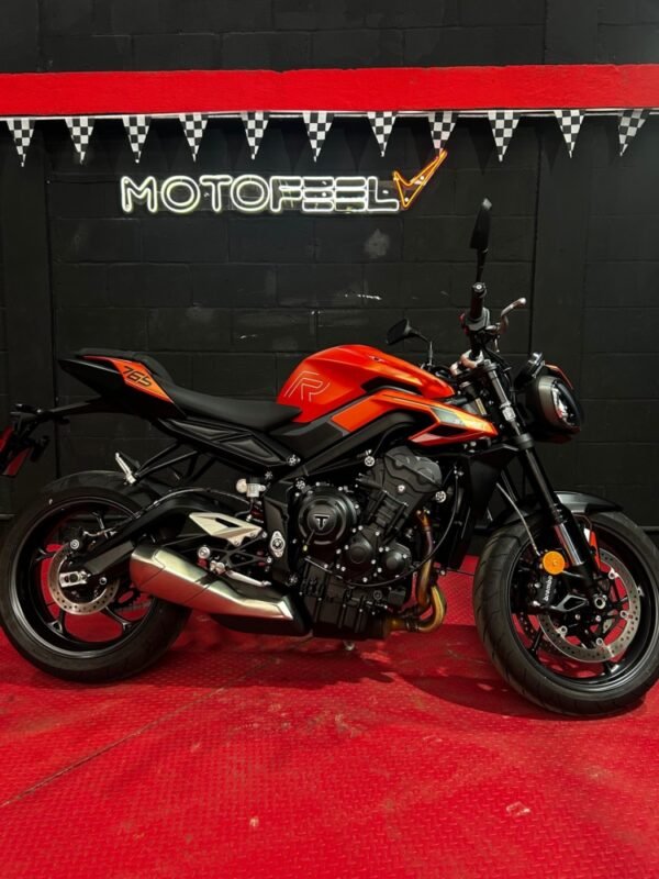 TRIUMPH STREET TRIPLE R 2025
