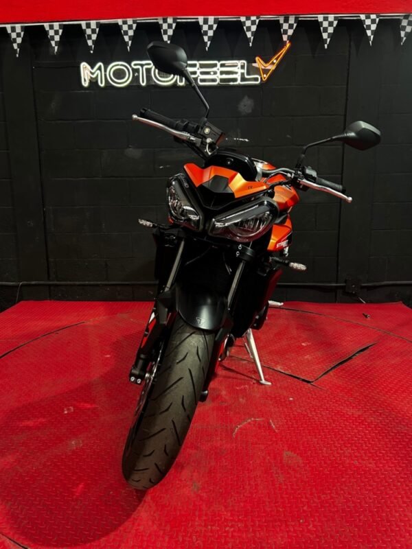 TRIUMPH STREET TRIPLE R 2025 - Image 3