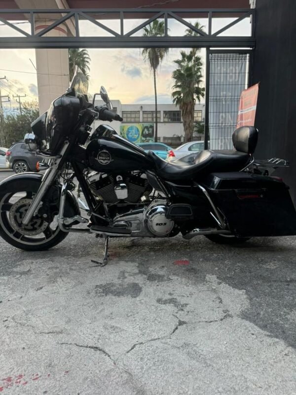 HARLEY DAVIDSON STREET GLIDE 2012 - Image 5