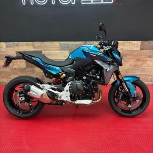 BMW F900 R EQUIPADA 2025