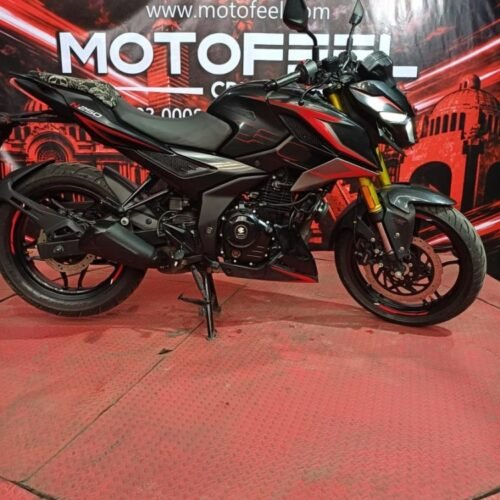 BAJAJ PULSAR 250 UG 2025