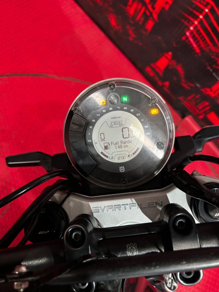 motosF HUSQVARNA SVARTPILEN F HUSQVARNA SVARTPILEN F jpg motosF HUSQVARNA SVARTPILEN F HUSQVARNA SVARTPILEN F jpg