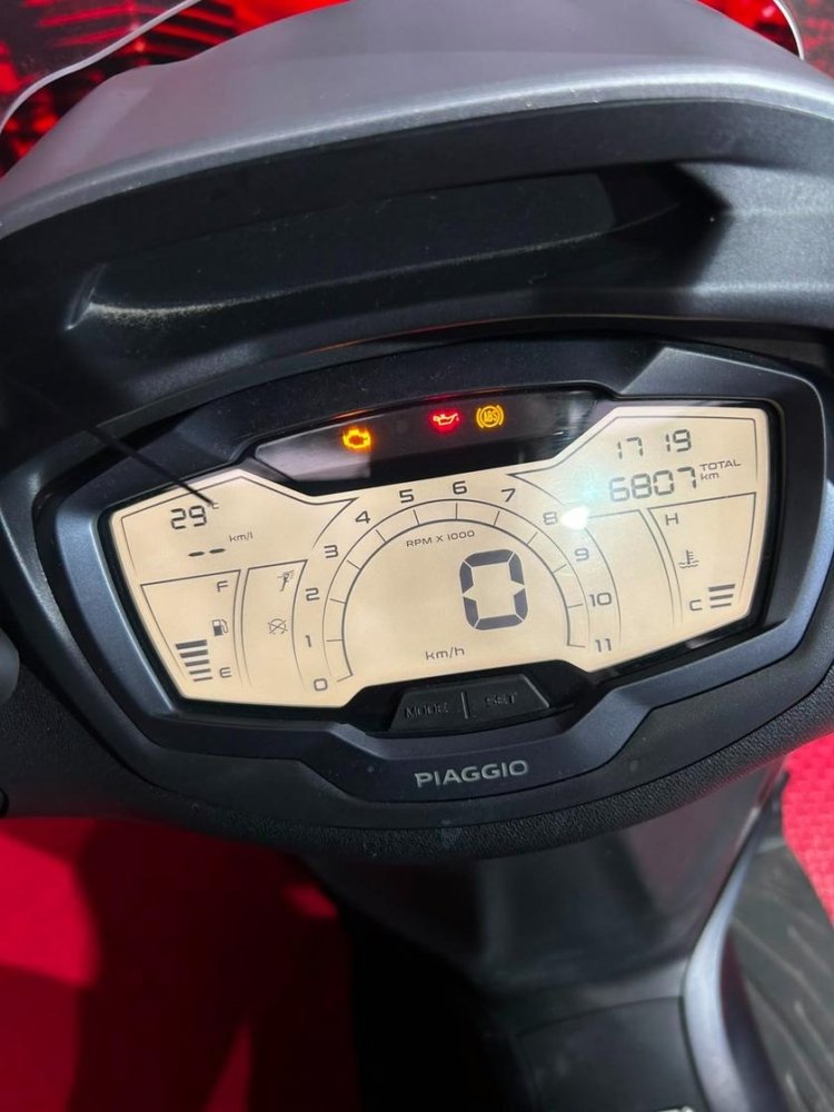 motosF PIAGGIO BEVERLY F PIAGGIO BEVERLY F jpg motosF PIAGGIO BEVERLY F PIAGGIO BEVERLY F jpg